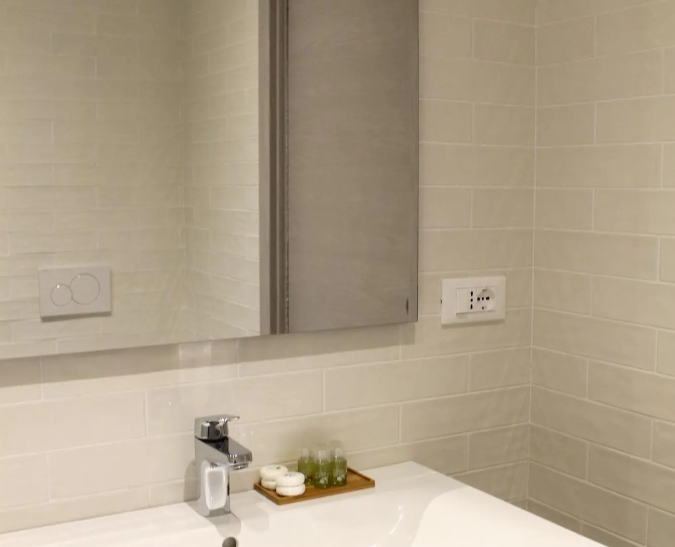 Apartment Miki - Mauro Macchi 91 Milánó